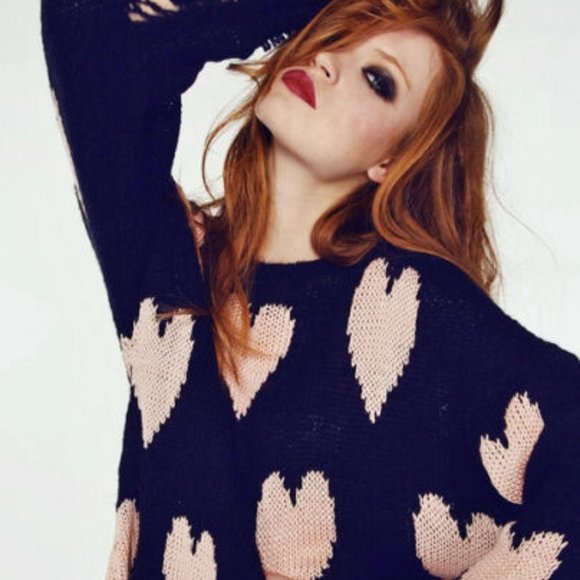 💥ICONIC💥WILDFOX All Over LOVE Distressed Lennon Sweater in Black & Pink - Picture 3 of 13